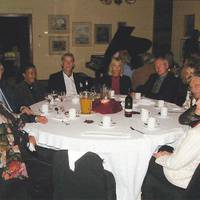 Gaste by die medalje-oorhandiging van M. van Bart.